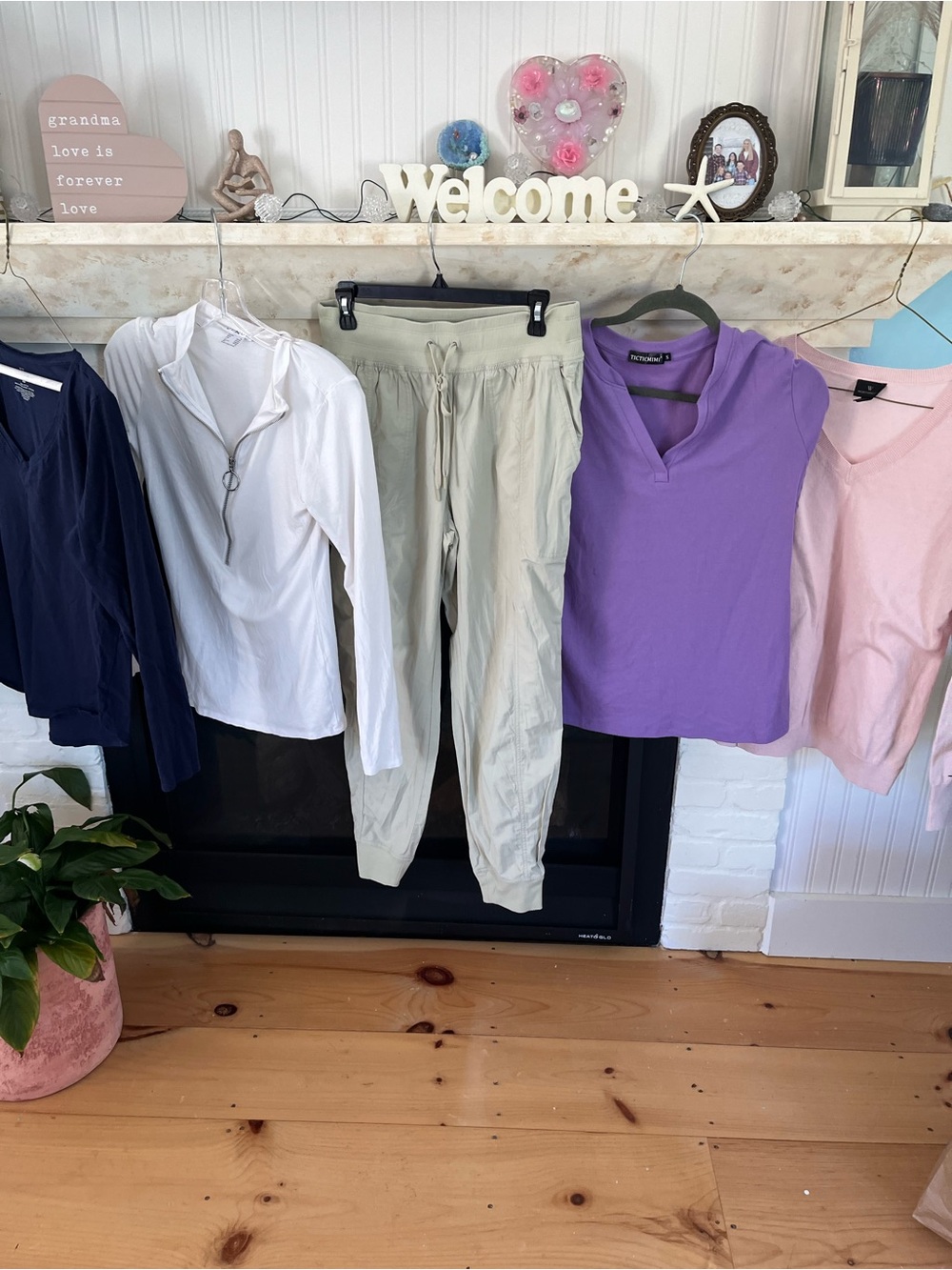Light Sage Jogger Pants - Unbranded Women’s Casual Pull-On Pants and Tops